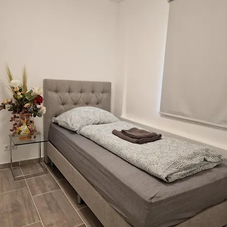 Safran Apartman *